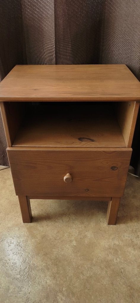 Lot de 2 tables de chevet avec tiroir en bois pin, Ophalen, Gebruikt, 55 tot 70 cm, 65 cm of meer