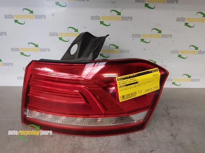 Feu arrière droit d'un Volkswagen Passat, -, Volkswagen, -, 3 mois de garantie