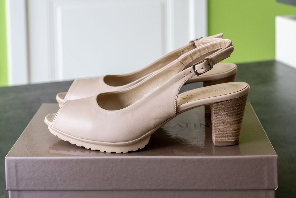 Chaussures, Andrea Catini, taille 36, NEUVES, Neuf, Beige, Andrea Catini, Chaussures basses