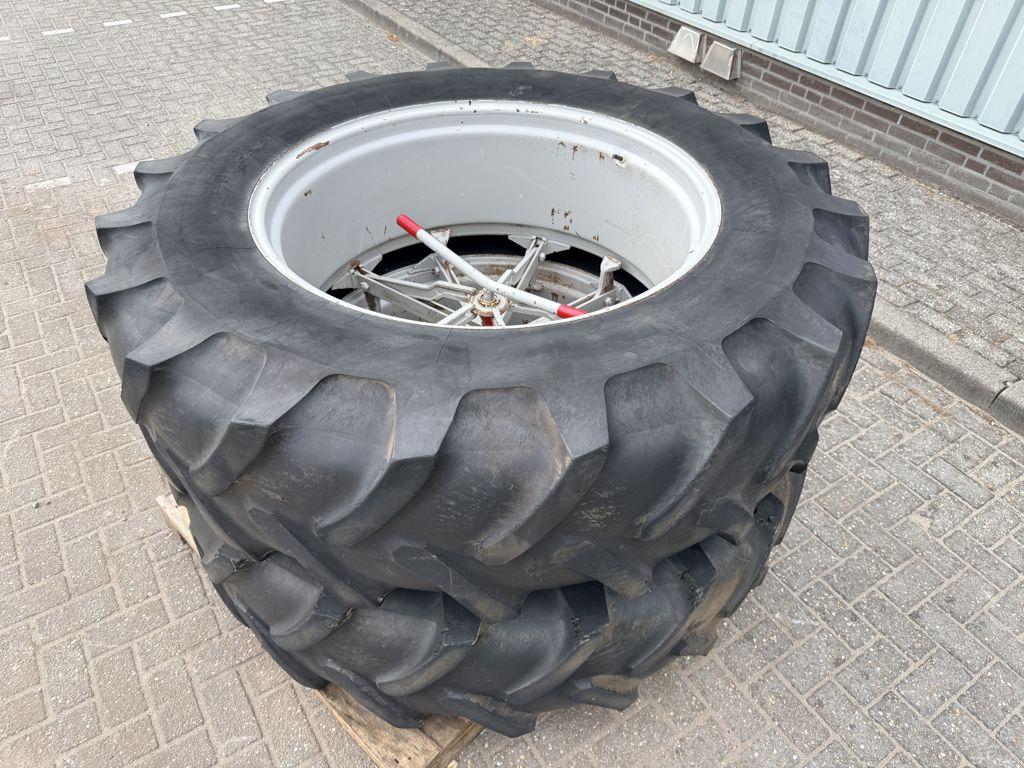 molcon Dubbellucht 5-ster 18.4R38 Michelin, Utilisé