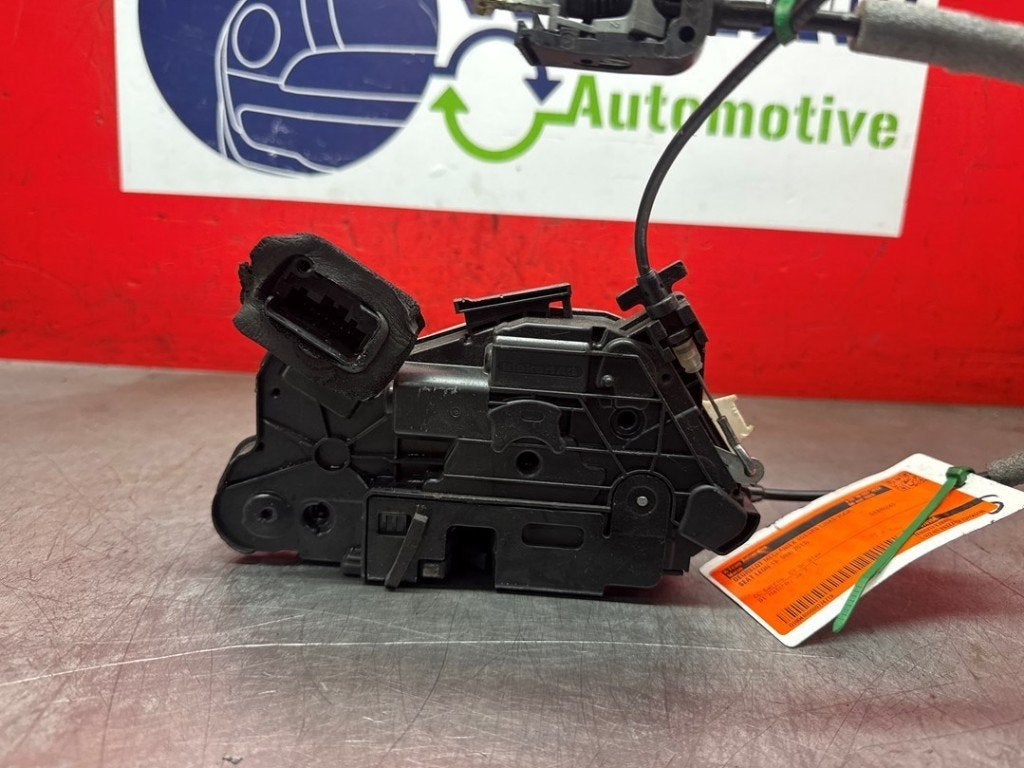BARRE DE SERRURE DE PORTE AVANT GAUCHE Seat Leon (5FB), Seat Deutschland GmbH, Service@seat.de, Utilisé, Seat