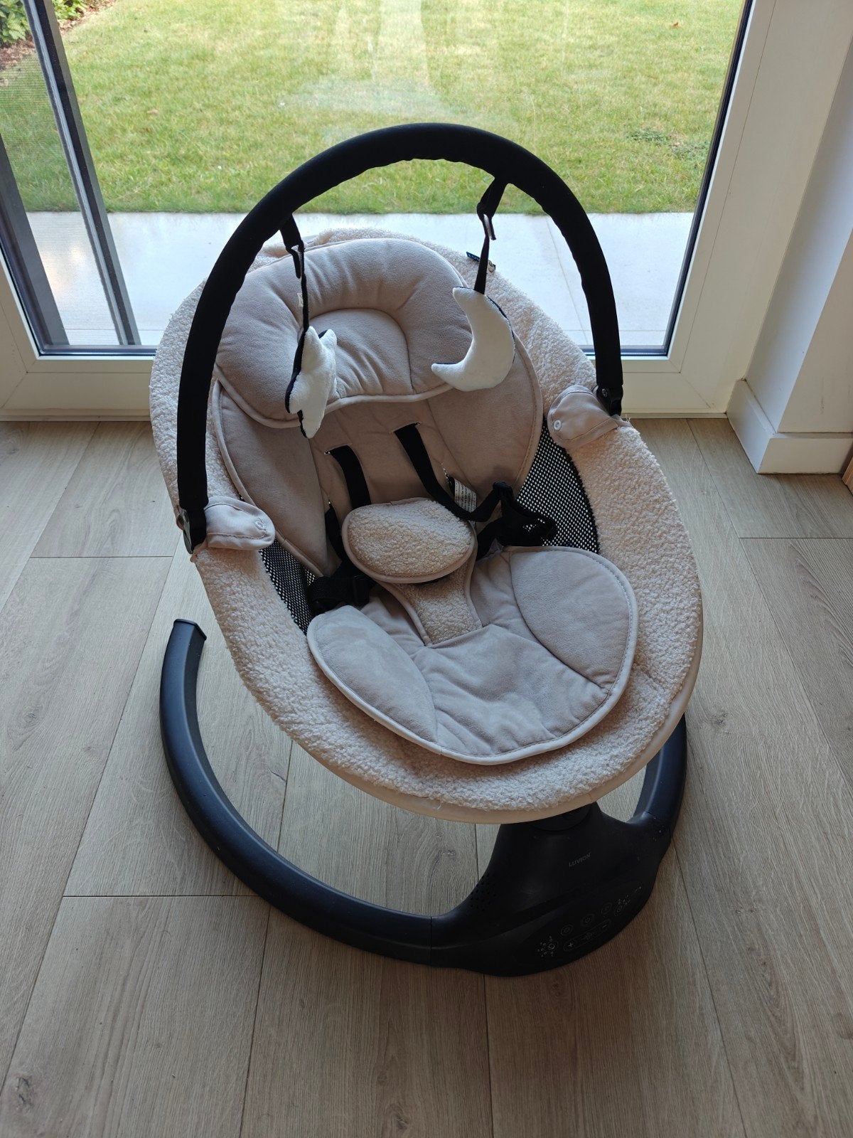 Luvion Baby Swing Beige, Kinderen en Baby's, Wipstoeltjes, Wipstoel, Met gordel(s) of riempje(s), Zo goed als nieuw, Ophalen