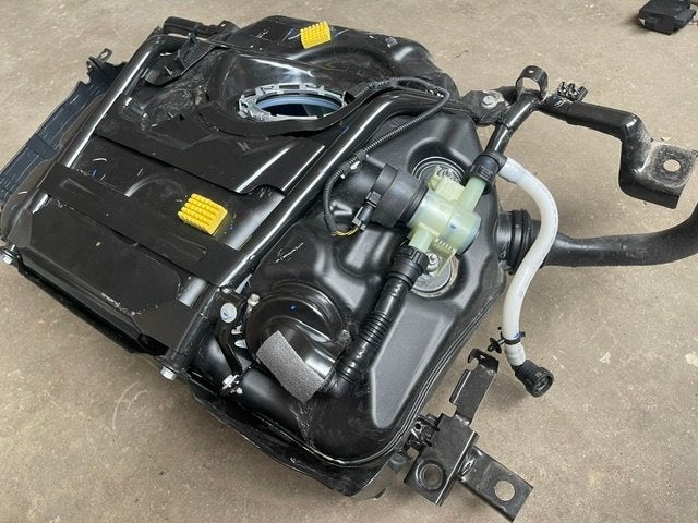 RESERVOIR CARBURANT LX7L A3 Allstreet (8YJ) (5WA201021QN), Auto-Union-Straße  1,
85057  Ingolstadt, DE, Info@audi.de, Audi, Utilisé