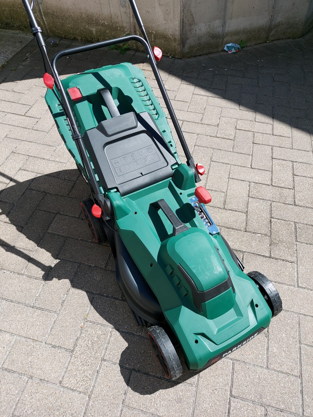grasmaaier parkside 2 maand oud. DEFECT, kabels boven  !!., Tuin en Terras, Ophalen, Zo goed als nieuw, 40 t/m 49 cm, Elektrische grasmaaier