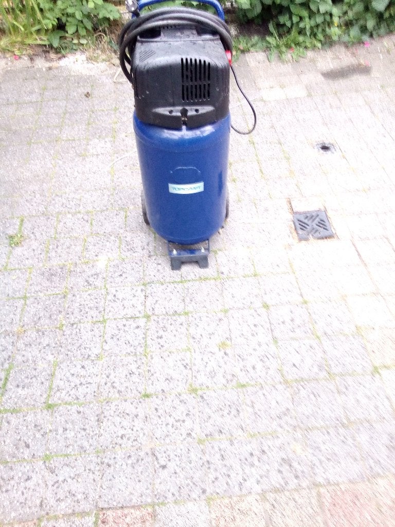 Compressors, Doe-het-zelf en Bouw, Compressors, Ophalen, 6 tot 10 bar, Zo goed als nieuw, Minder dan 200 liter/min