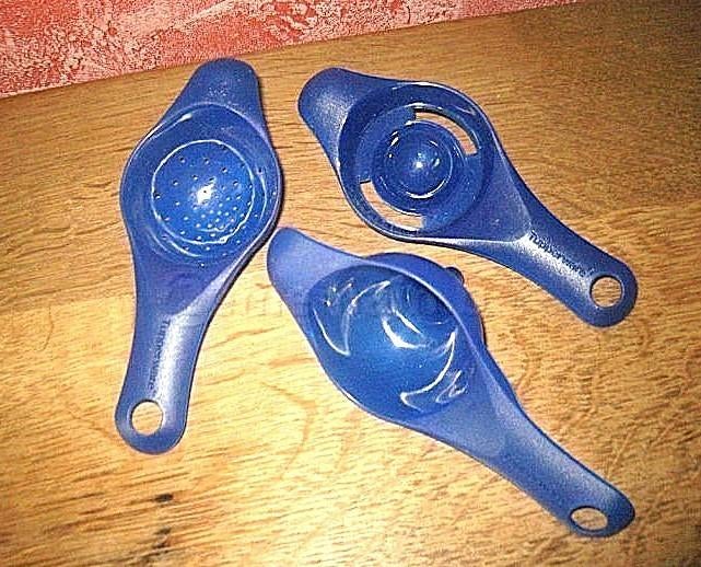 Tupperware : ensemble de 3 mini -articles nécessaires, Maison & Meubles, Cuisine| Tupperware, Enlèvement ou Envoi, Neuf, Bleu