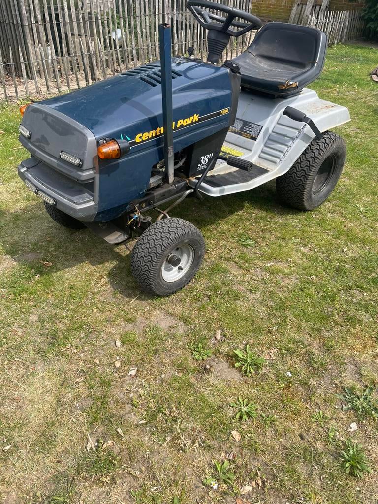 Zitmaaier12HP-start en rijd-met extra verlichting, Ophalen, Zo goed als nieuw, Versnellingen