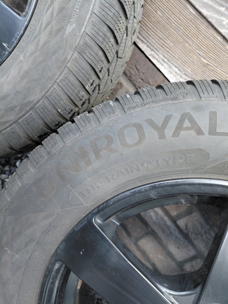 Jantes et pneus hiver 215/70R16, Autos : Pièces & Accessoires, 16 pouces, Véhicule de tourisme, Pneu(s), Enlèvement