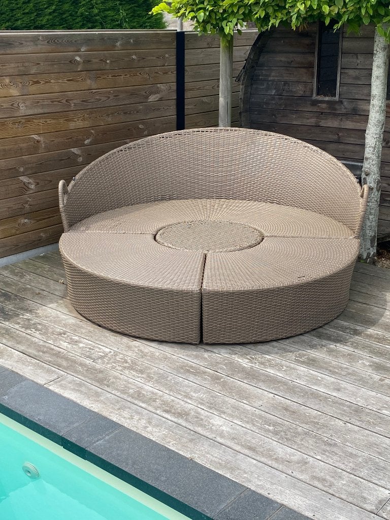 Wicker zonne eiland, Tuin en Terras, Tuinstoelen, Zo goed als nieuw, Wicker, Stapelbaar, Ophalen