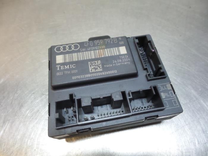 Module verrouillage central des portes d'un Audi A6 (A6 04-), -, 3 mois de garantie, Audi, Utilisé
