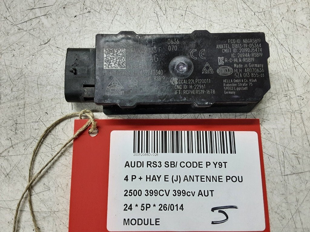UNITE ELECTRONIQUE Audi RS 3 Sportback (8YA) (5WA962133F), Mevr. I. Hauben, Audi, Utilisé, Rue de l'Espoir 34 34
4030  GRIVEGNÉE, BE