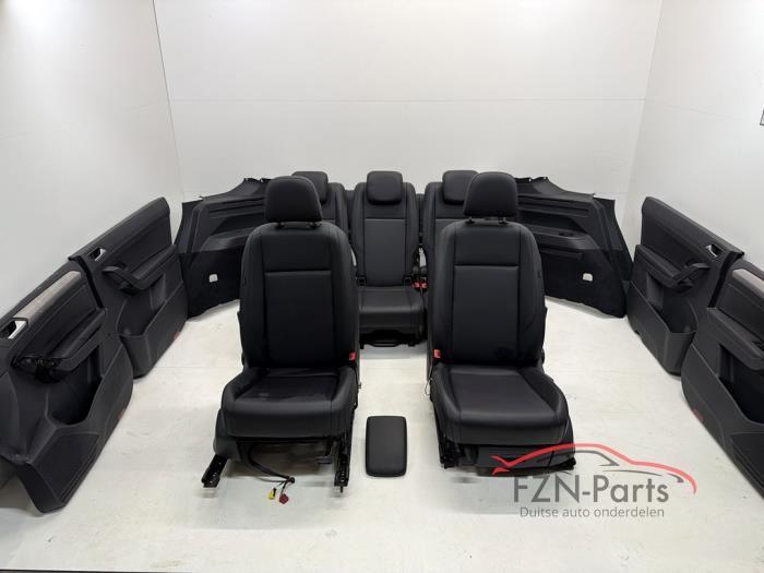 VW Touran 5TA Facelift Interieur 7-Persoons Leer, Enlèvement ou Envoi, Utilisé