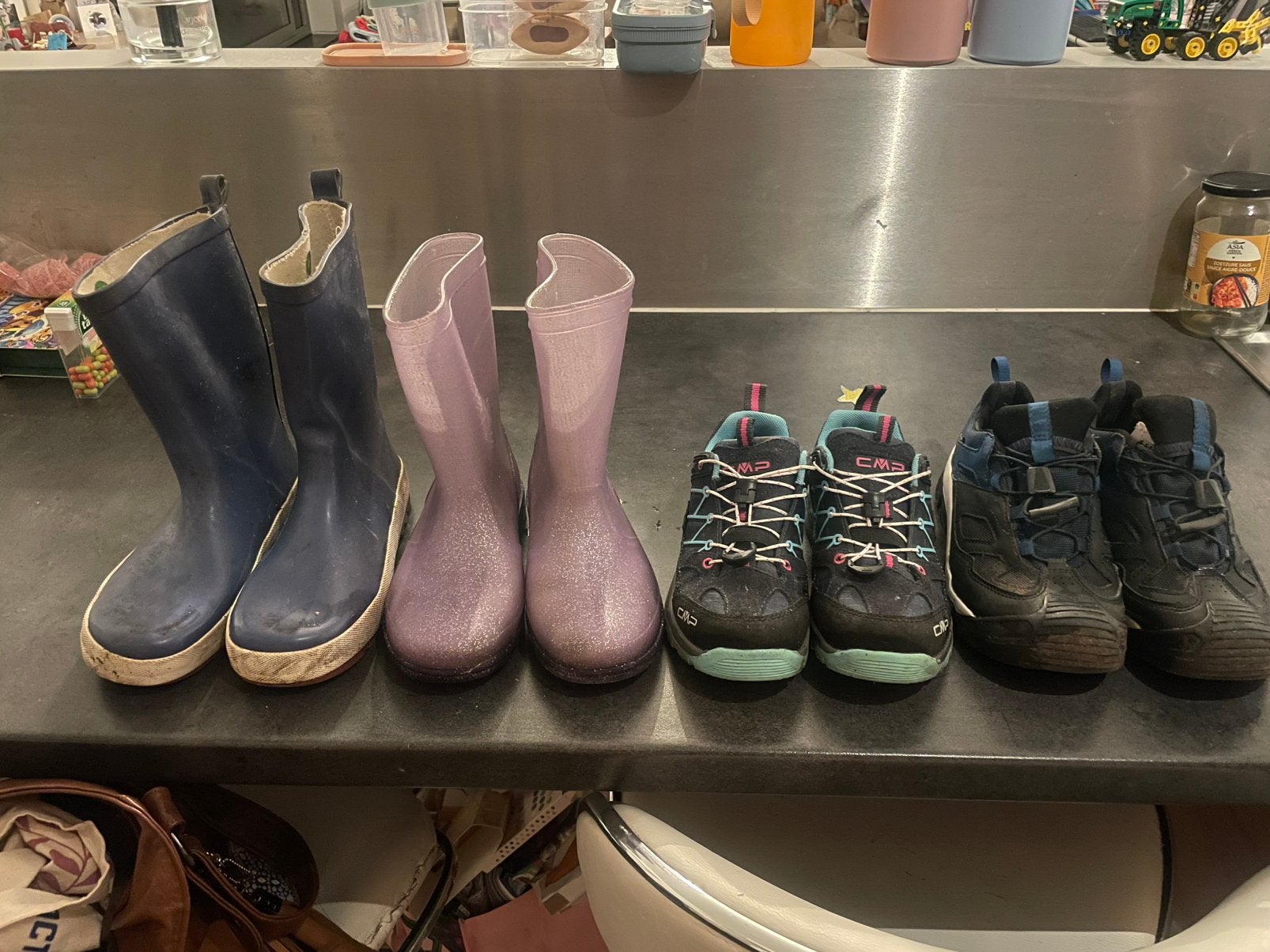 Bottes de pluie et chaussures de marche 32/33, Enlèvement, Utilisé, Bottes, Garçon ou Fille