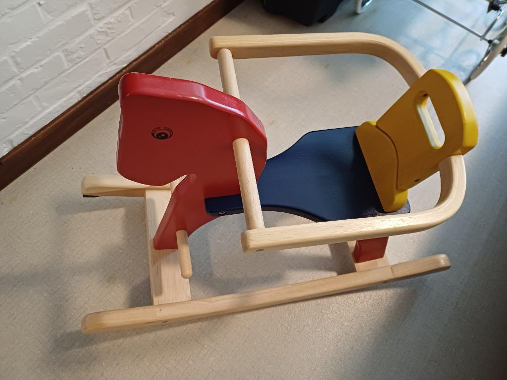 Houten schommelpaard van Pintoy.  ( Nieuw ), Enfants & Bébés, Jouets | Jouets a bascule, Enlèvement, Neuf