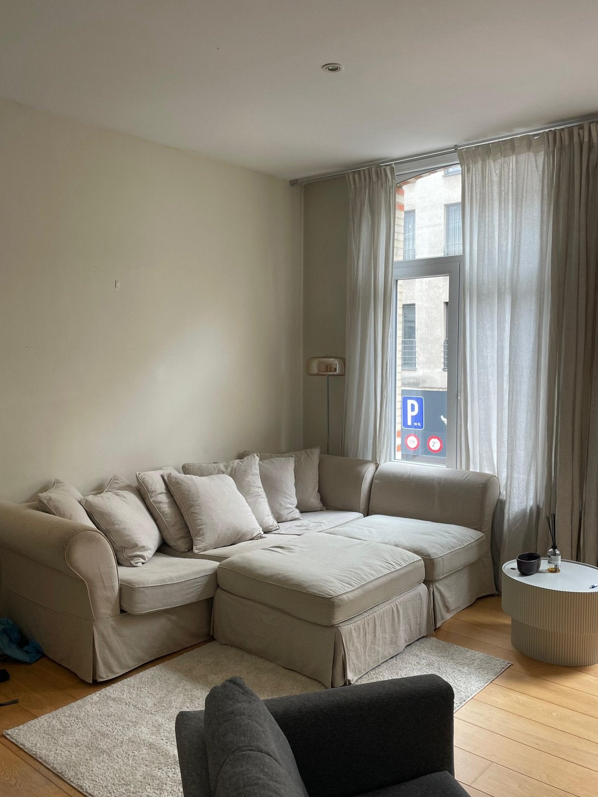 Hoekzetel Maisons du Monde, beige linnenlook met poef, Ophalen, Gebruikt