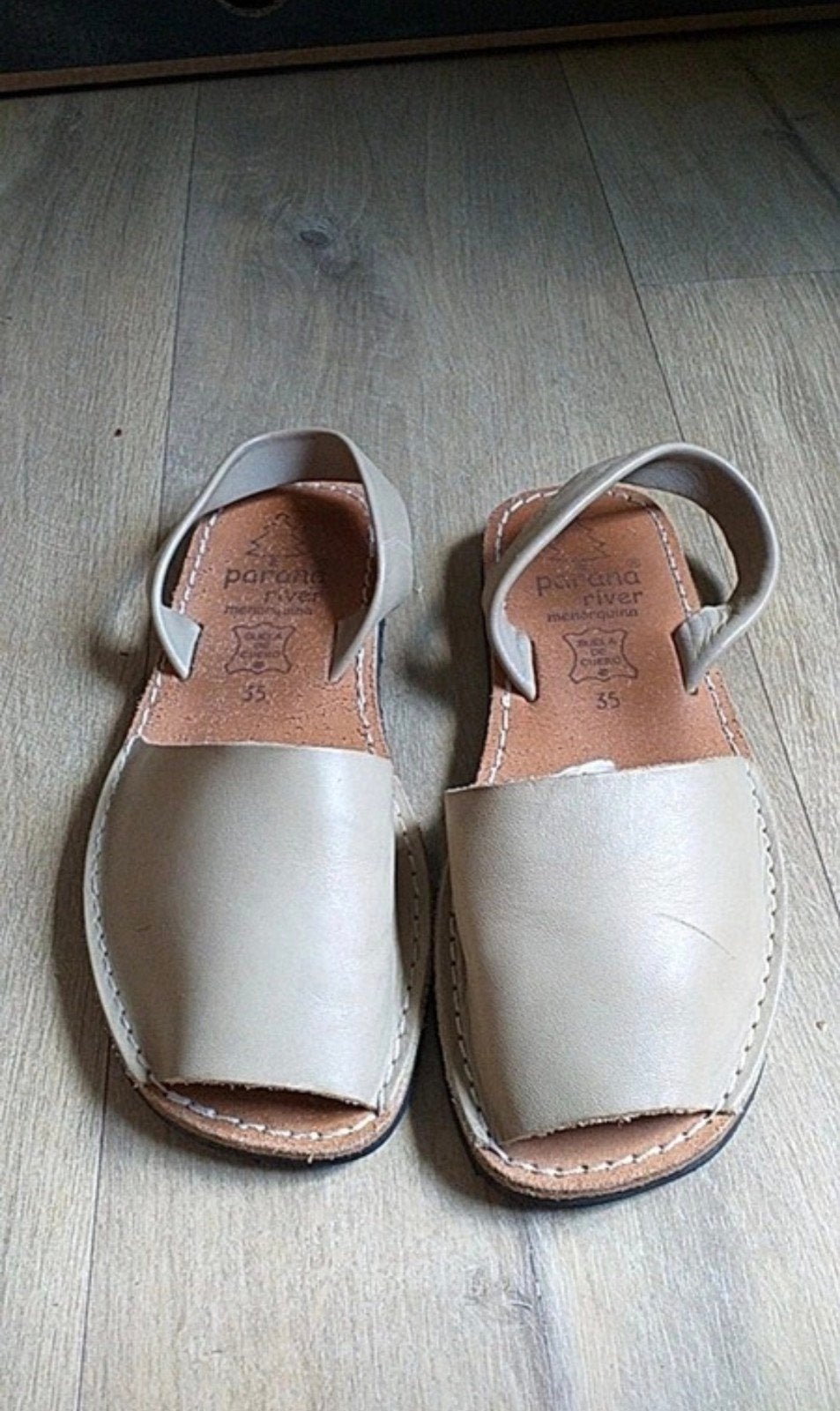 Sandales Menorquina Parana river cuir Pointure 35, Enfants & Bébés, Vêtements de bébé | Chaussures & Chaussettes, Neuf, Garçon ou Fille