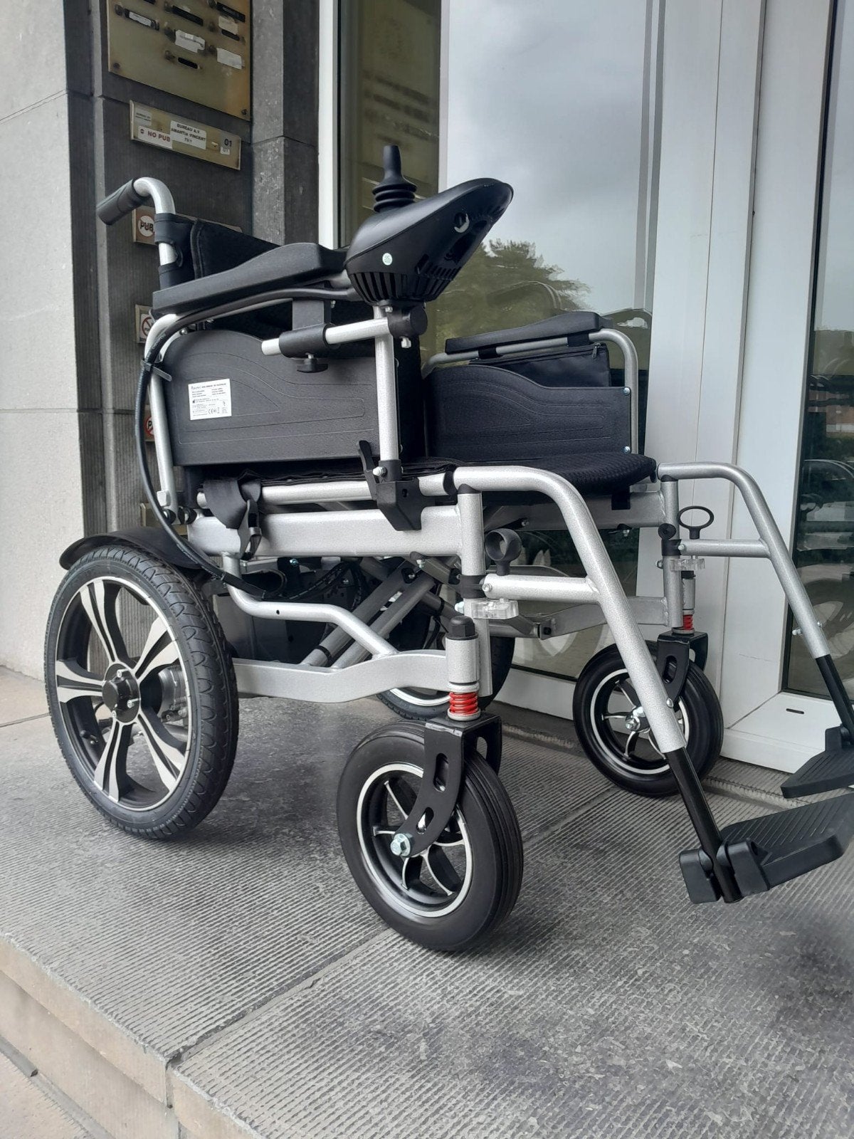 chaise roulante électrique Quirimed état neuf pmr, Enlèvement ou Envoi, Pliant, Fauteuil roulant électrique
