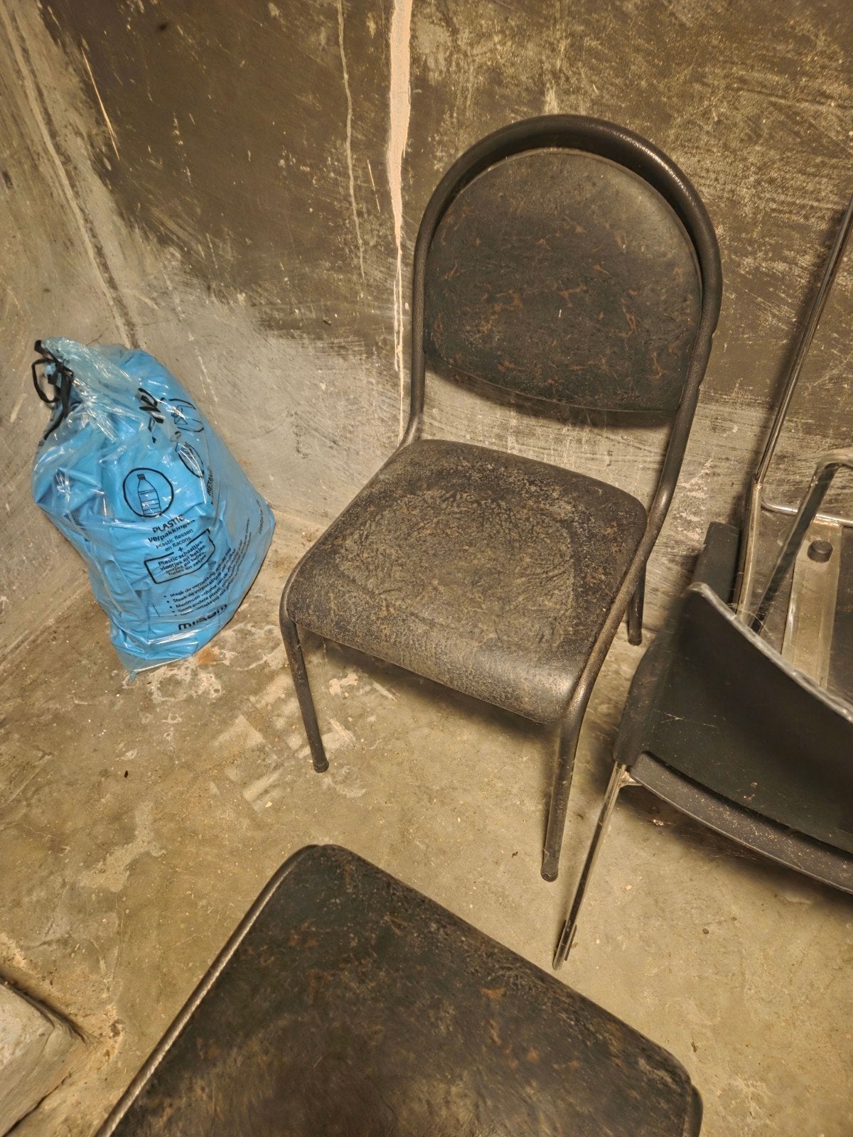 stoelen, Ophalen