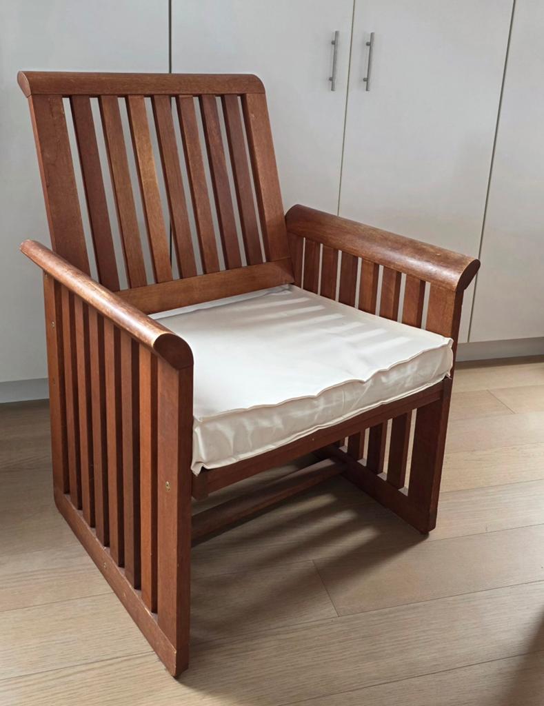 Grote houten tuinstoel + bijpassend kussen zeer goede staat!, Tuin en Terras, Ophalen, Zo goed als nieuw, Hout