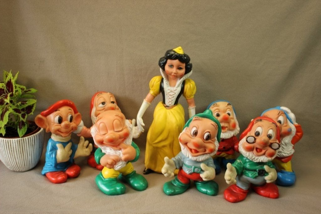 Vintage pieppoppen Sneeuwwitje en de 7 dwergen, Verzamelen, Ophalen of Verzenden, Sneeuwwitje of Doornroosje, Gebruikt, Beeldje of Figuurtje