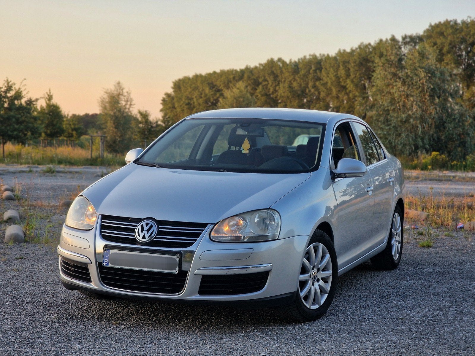Volkswagen Jetta 1.6 essence - 01/2009 — 196.000Km à parcour, Autos, Boîte manuelle, Noir, Euro 4, Jetta