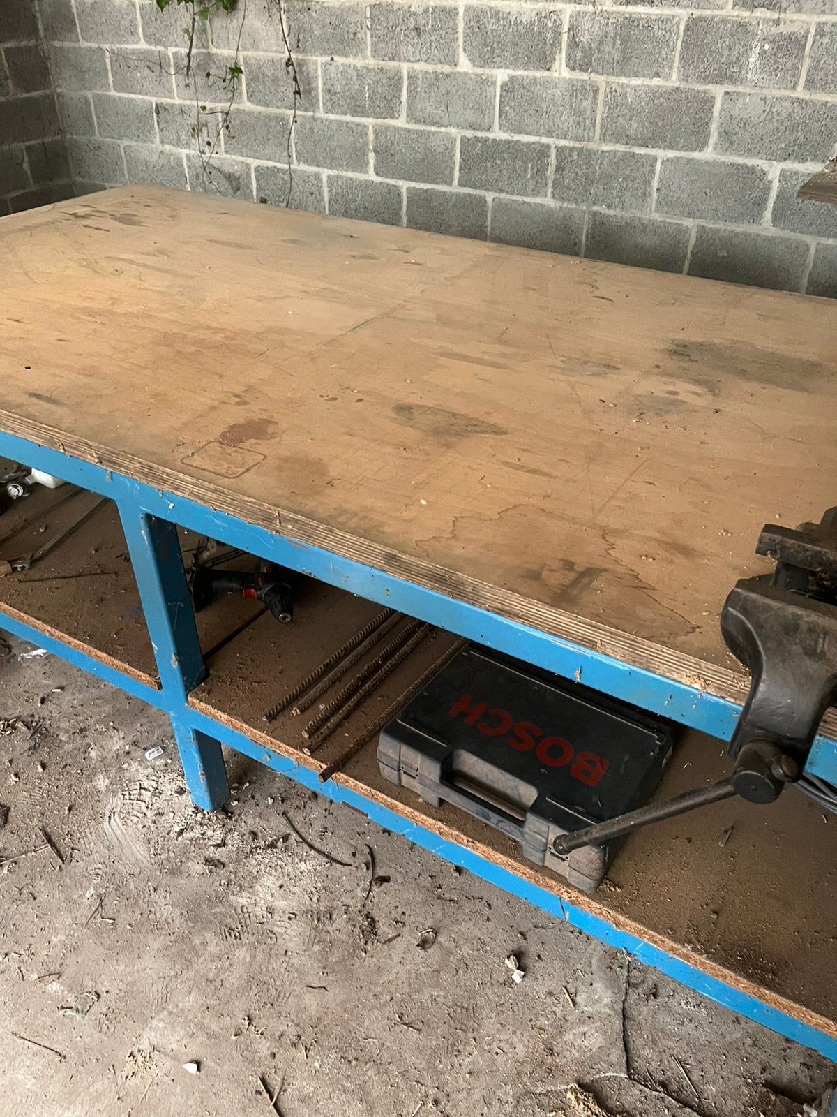 Werkbank te koop, Doe-het-zelf en Bouw, Werkbanken, Ophalen, Gebruikt, 120 tot 170 cm, Bankschroef