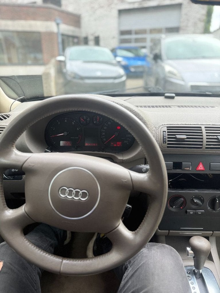 Audi A3 1.6 Attraction (bj 2003, automaat), Auto's, Audi, Stof, Gebruikt, 1595 cc, Bedrijf