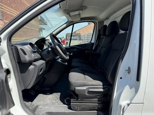 Renault Trafic 2.0 DCI  3 places/attelage de remorque/2021, Autos, Camionnettes & Utilitaires, 144 g/km, Achat, Entreprise, Noir
