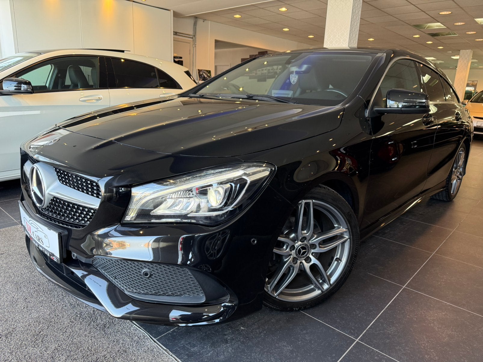 MERCEDES CLA 180 PACK-AMG 122CV |NAVI | CAMÉRA | KEY LESS |, Autos, Euro 6, Entreprise, Garantie prolongée, Entretenue par le concessionnaire
