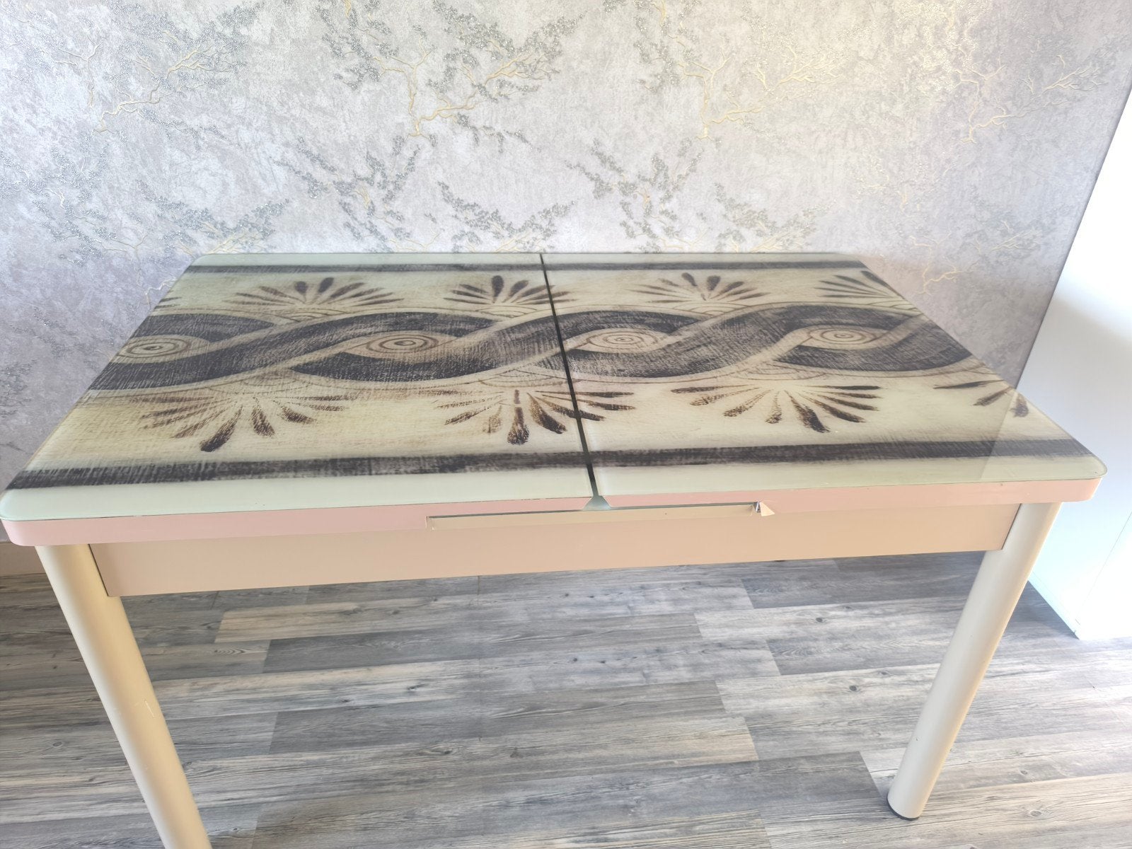 tafel 100€, Enlèvement