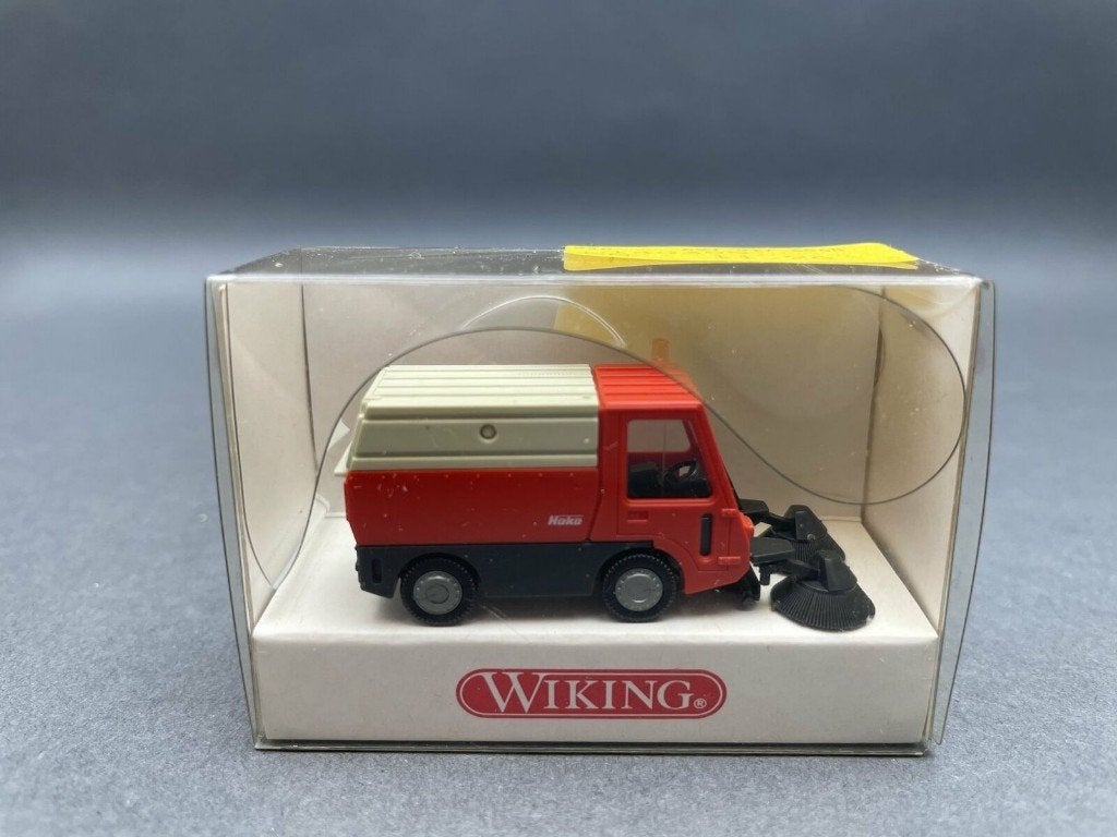 LOT 2x Balayeuses HAKO City Voirie 1/87 HO WIKING Neuf+Btes, Hobby & Loisirs créatifs, Voitures miniatures | 1:87, Enlèvement