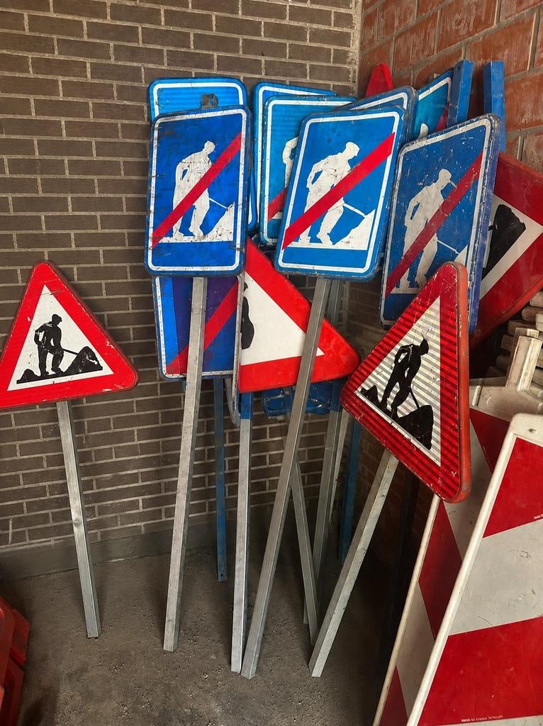 Panneaux de signalisation, Divers, Drapeaux & Banderoles, Enlèvement