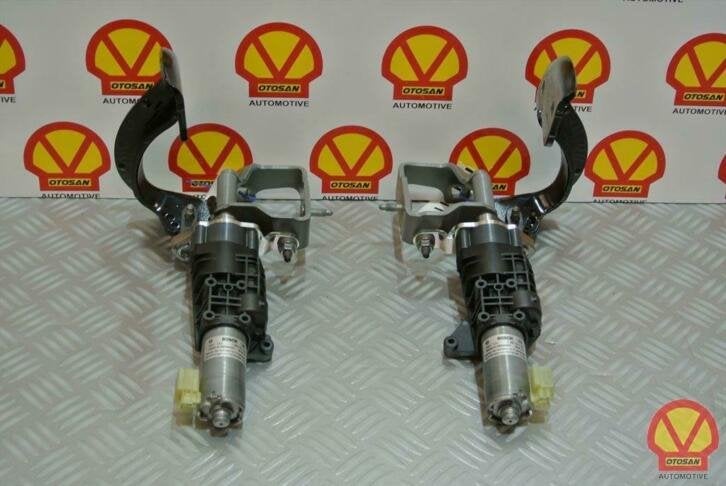 cache moteur lectrique audi a4 8w gauche droite 8w9827852, Autos : Pièces & Accessoires, AUDI AG, Auto-Union-Strasse 1
85045  Ingolstadt, DE