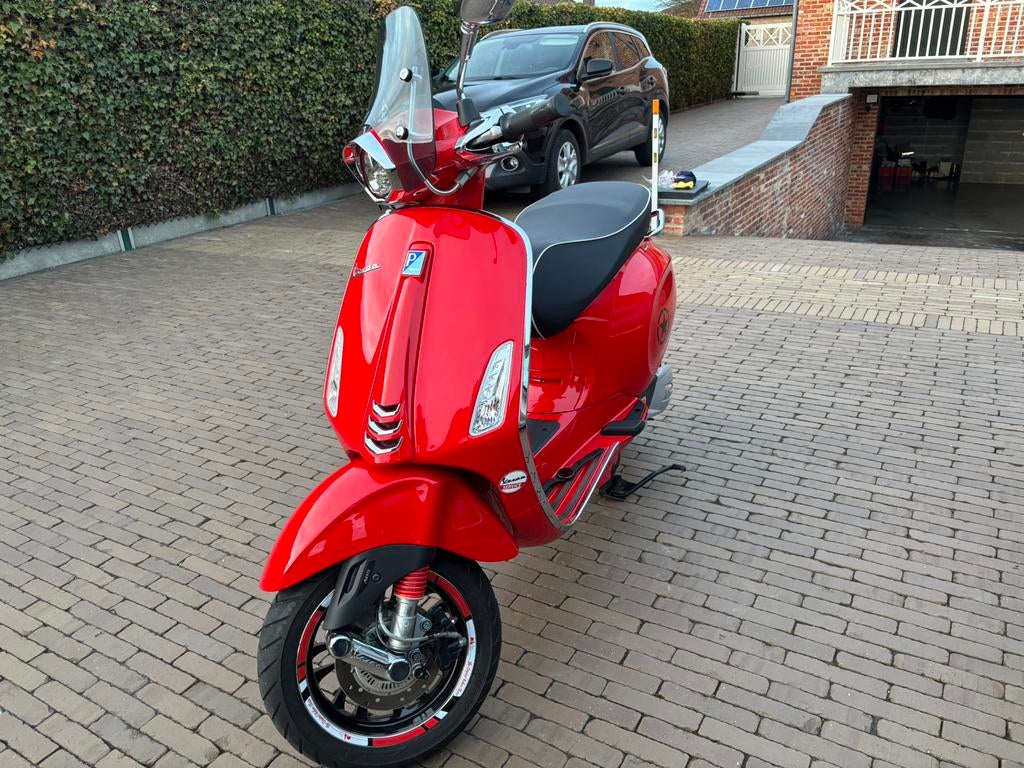 Vespa sprint 125, Ophalen, Zo goed als nieuw