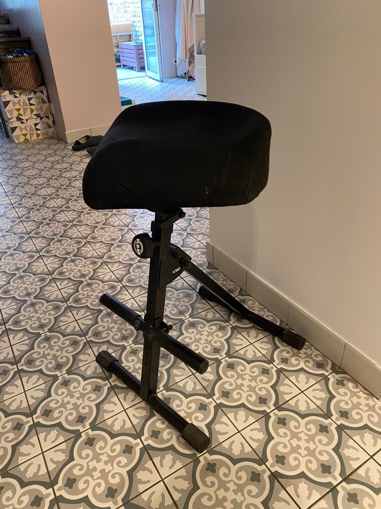 Guitar stool, Ophalen, Zo goed als nieuw