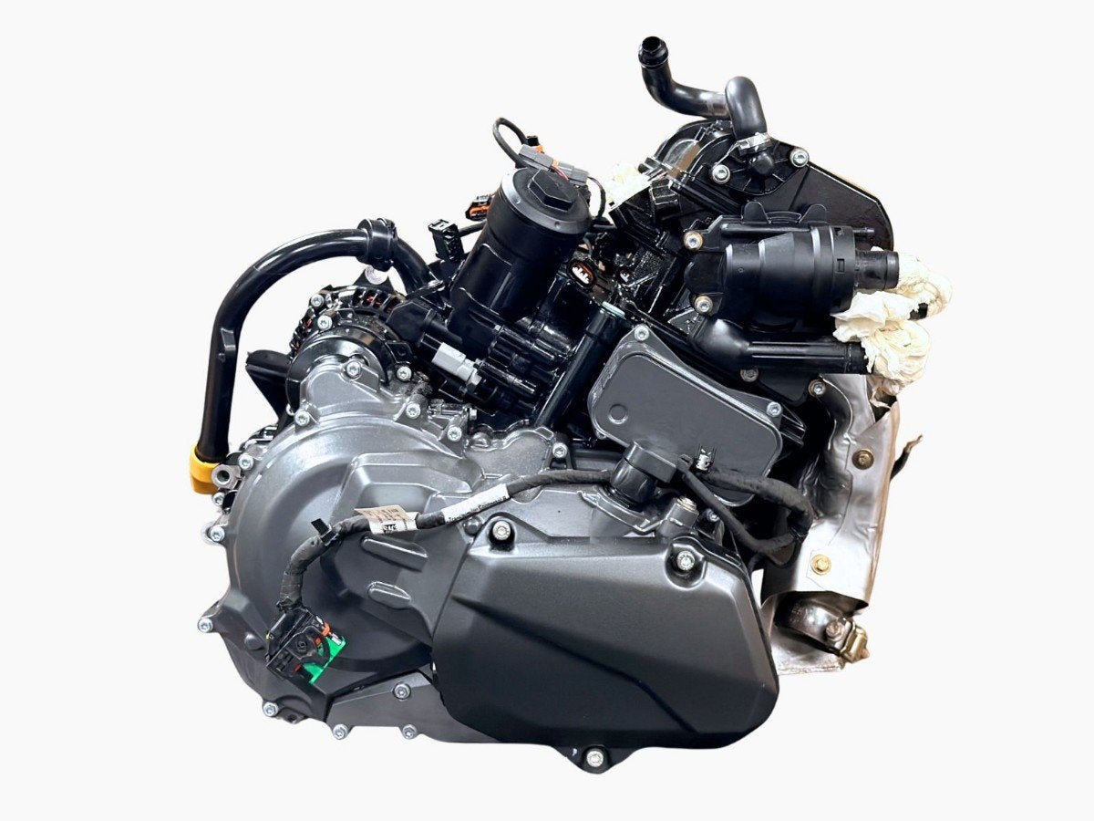 BLOC MOTEUR Can-Am Spyder F3-S SM6 (ROTAX-1330-ACE), P.J. Troelstraweg 8 8
3144 CX  MAASSLUIS, NL, Info@cama-motorparts.nl, Utilisé