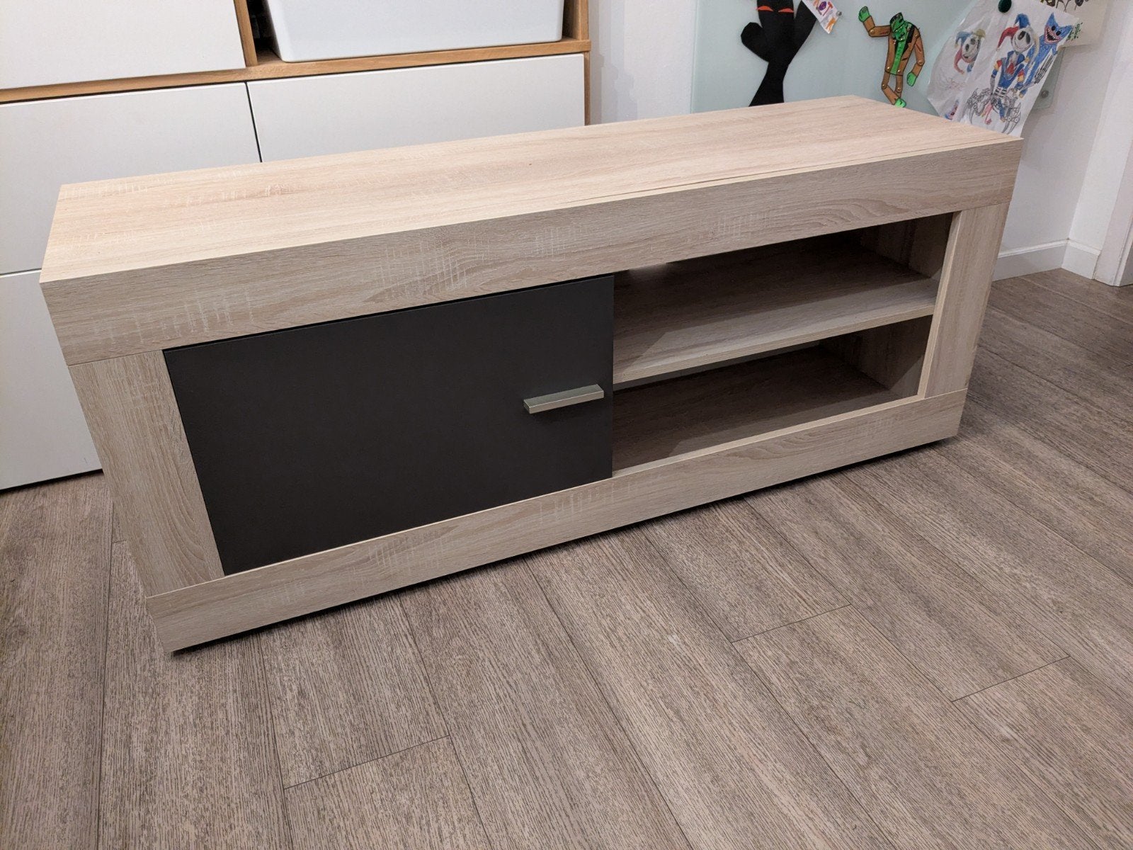 Kast en bijpassende tafel, Ophalen