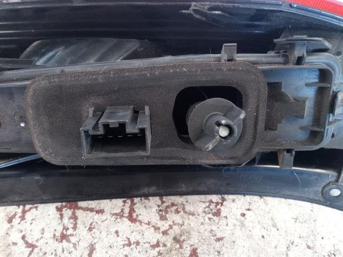 Feu arrière gauche d'un Ford Fiesta, -, -, 3 mois de garantie, -