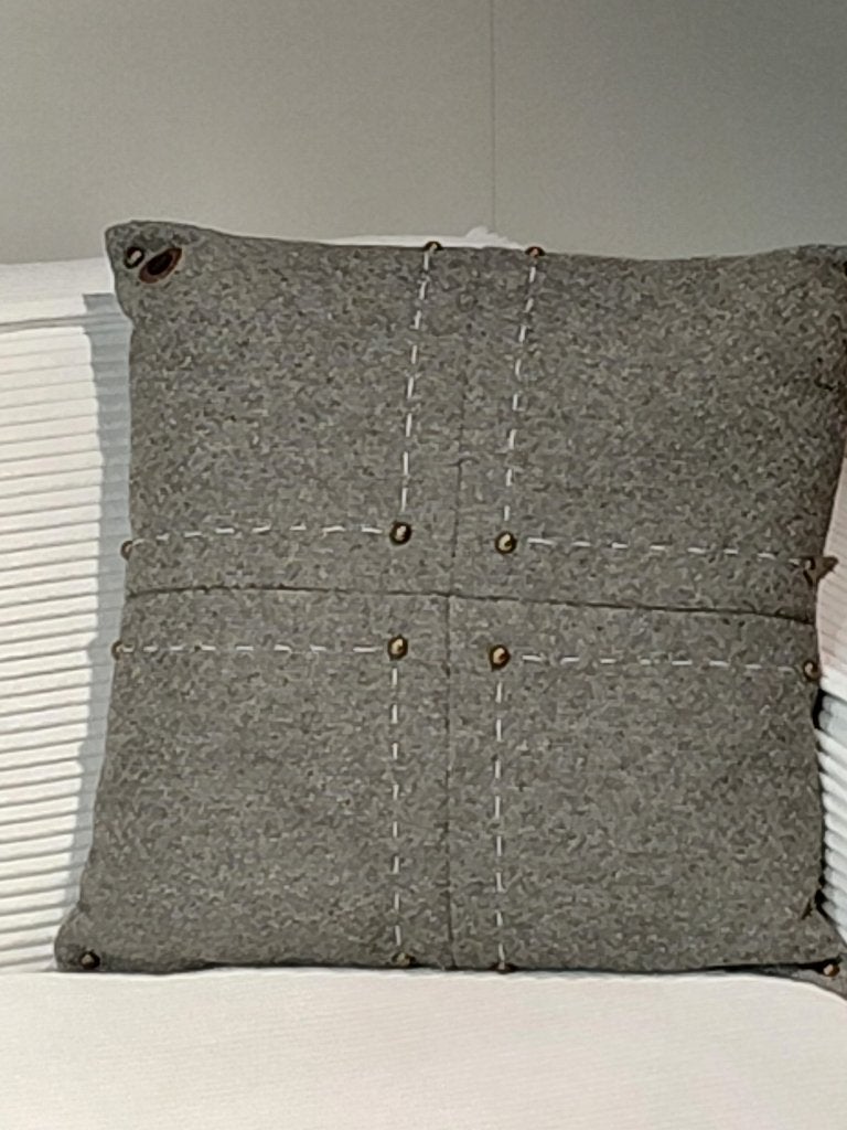 Nieuw Sierkussen Coco maison 50 cm x 50 cm, Huis en Inrichting, Woonaccessoires | Kussens, Nieuw, Sierkussen, Groen, Vierkant