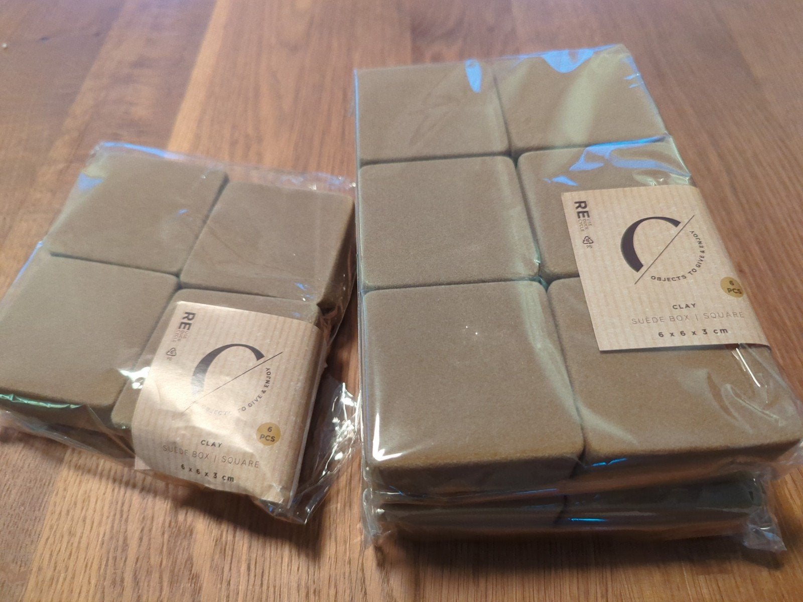 Suikerboon doosjes suede box 16 stuks, Verzamelen, Suikerzakjes, Ophalen