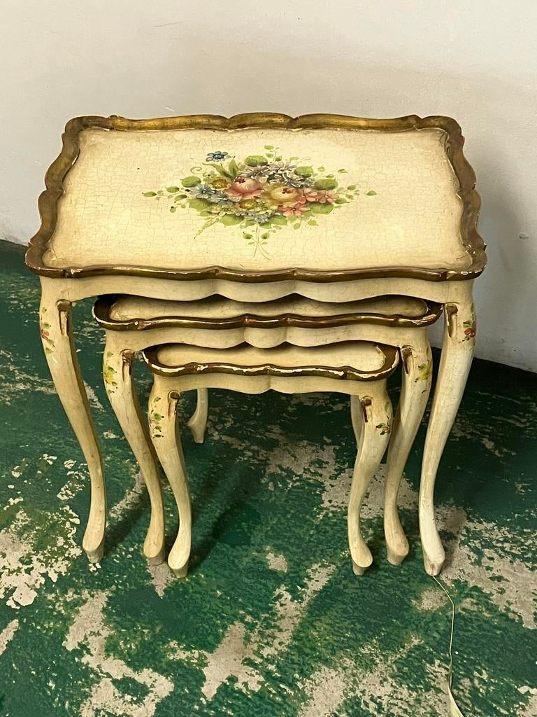 Set van 3 bijzettafels - nesttafels, Antiek en Kunst, Ophalen