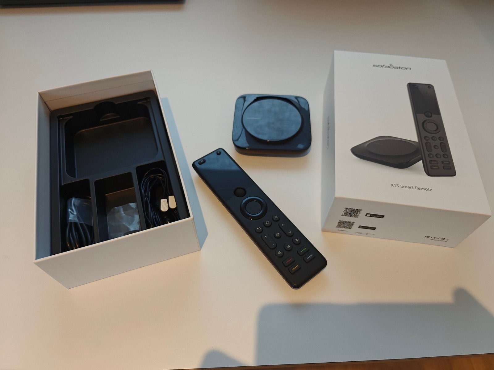 sofabaton x1s smart remote, TV, Hi-fi & Vidéo, Universel, Avec écran, Comme neuf, Enlèvement