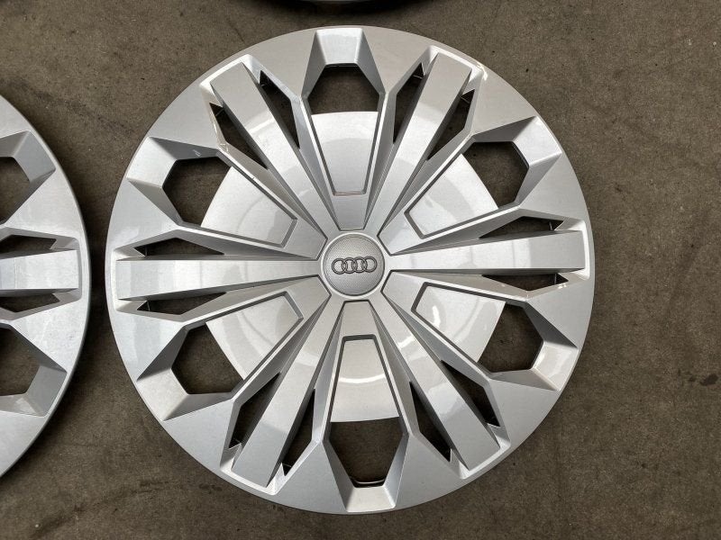 17 inch originele wieldop Audi Q3 83A601147, Gebruikt, -, -, Ophalen of Verzenden