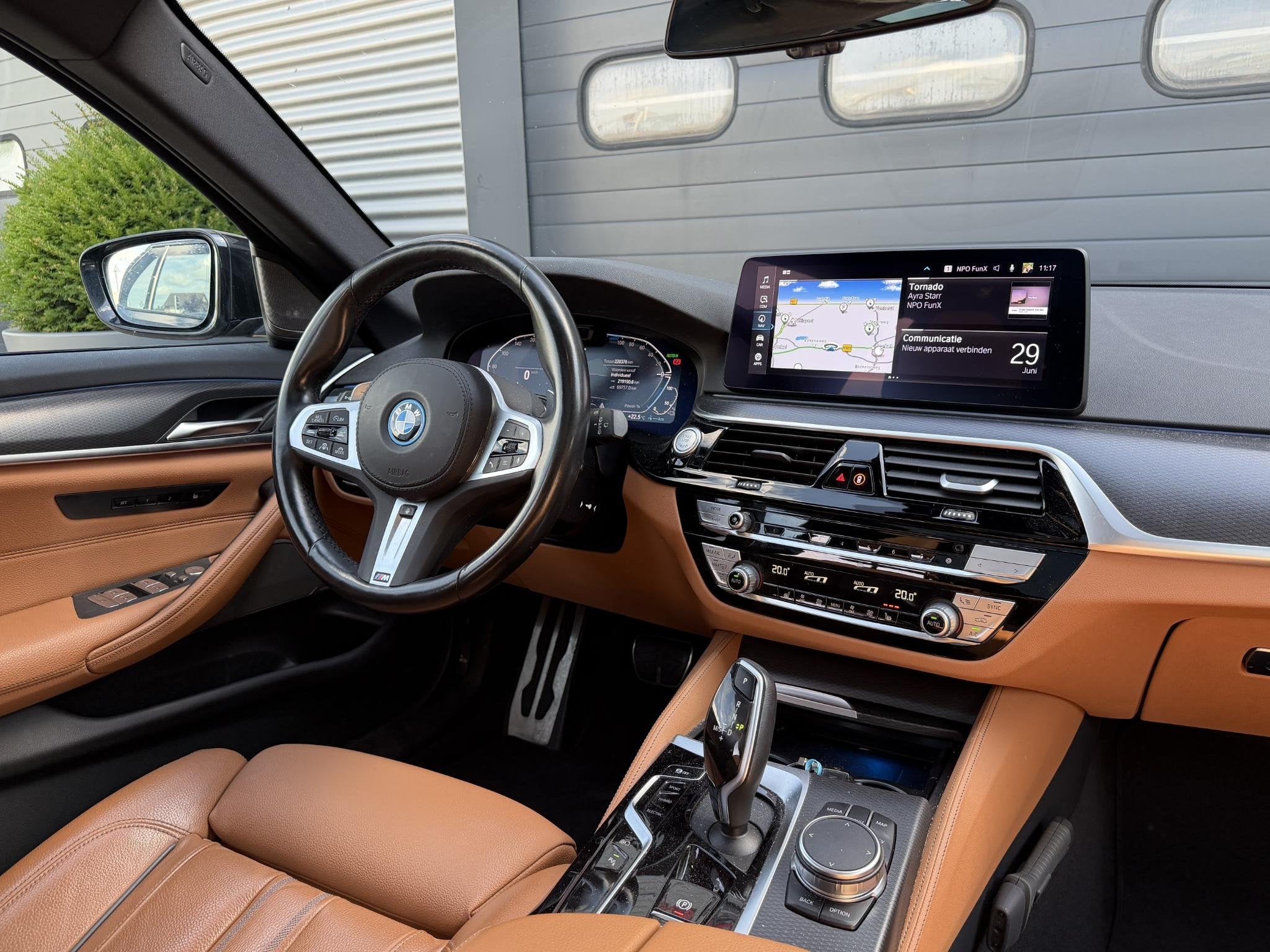 BMW 5-serie Touring 530e M-Sport | Panoramadak | Camera | He, Auto's, Achterwielaandrijving, 4 cilinders, Automatische klimaatregeling
