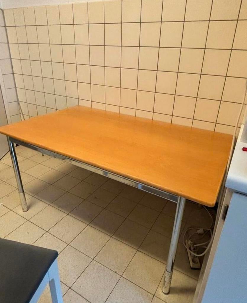 Vintage bureau met verstelbare hoogte — Zweeds merk Tua, Huis en Inrichting, Ophalen, 90 cm, Gebruikt, In hoogte verstelbaar
