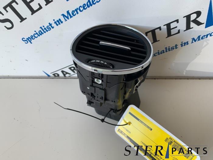 Luchtrooster Dashboard van een Mercedes CLS-Klasse, Gebruikt, -, Ophalen of Verzenden, -
