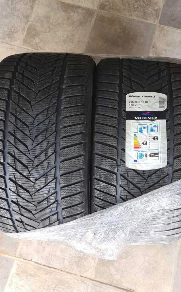 2 pneus hiver neufs 295 30 19 Vredestein wintrac, Neuf, Pneus hiver, Pneu(s), Enlèvement