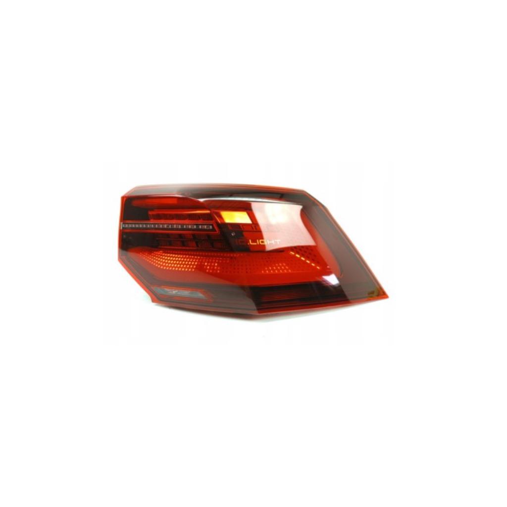 FEU ARRIERE EXTERIEUR DROIT FULL LED VW GOLF 8 (20-23), Enlèvement ou Envoi