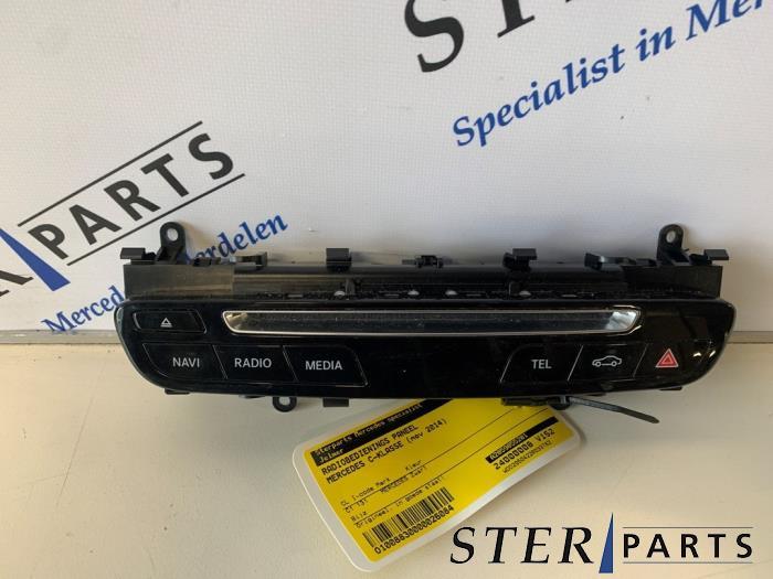 Panneau commande radio d'un Mercedes C-Klasse, 3 mois de garantie, Utilisé, -, -