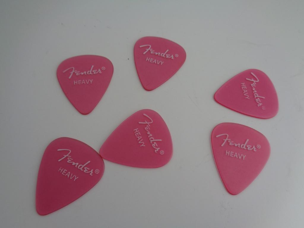 Médiators Fender HEAVY Rose  2,6 X 3 cm. 6 pièces, Musique & Instruments, Instruments | Accessoires, Enlèvement ou Envoi, Neuf